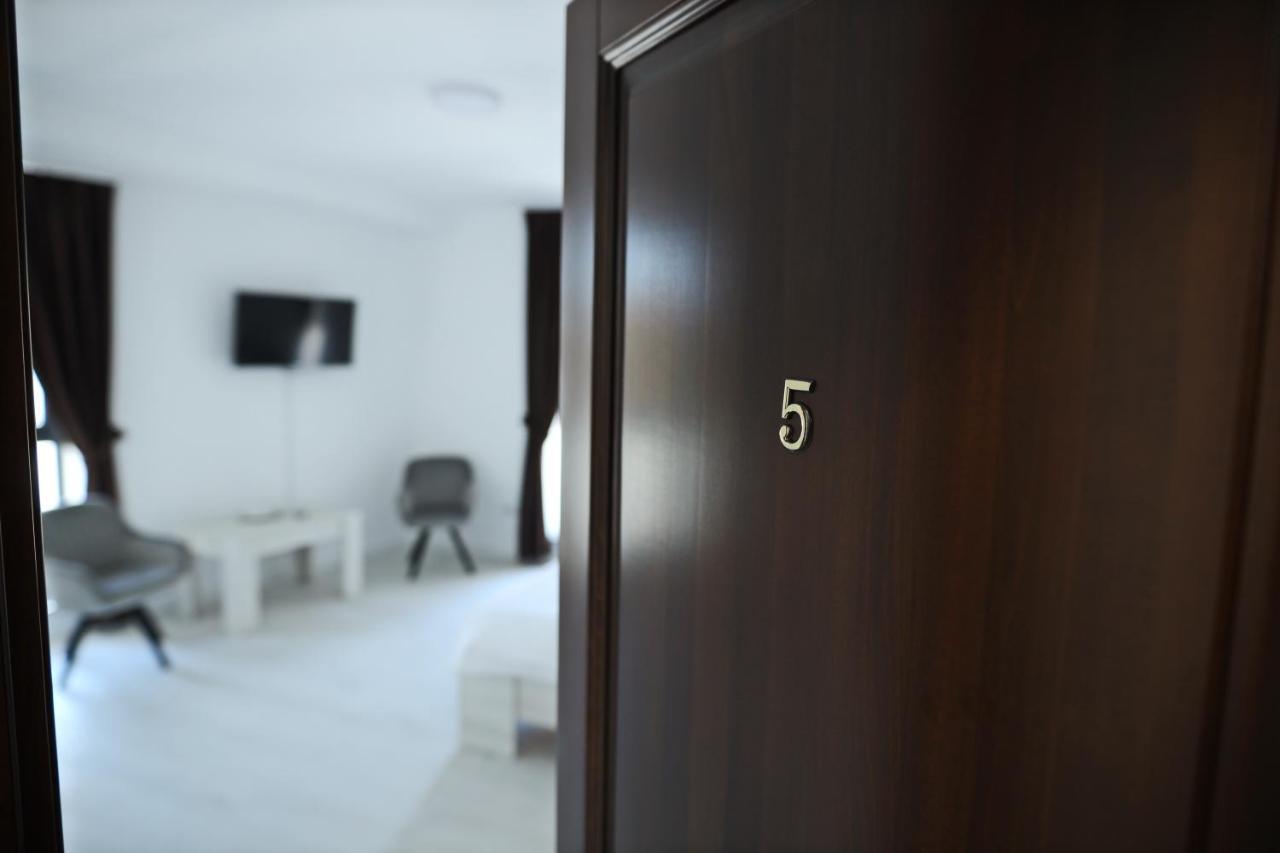 Apartament Casa Vys Piteszti Zewnętrze zdjęcie